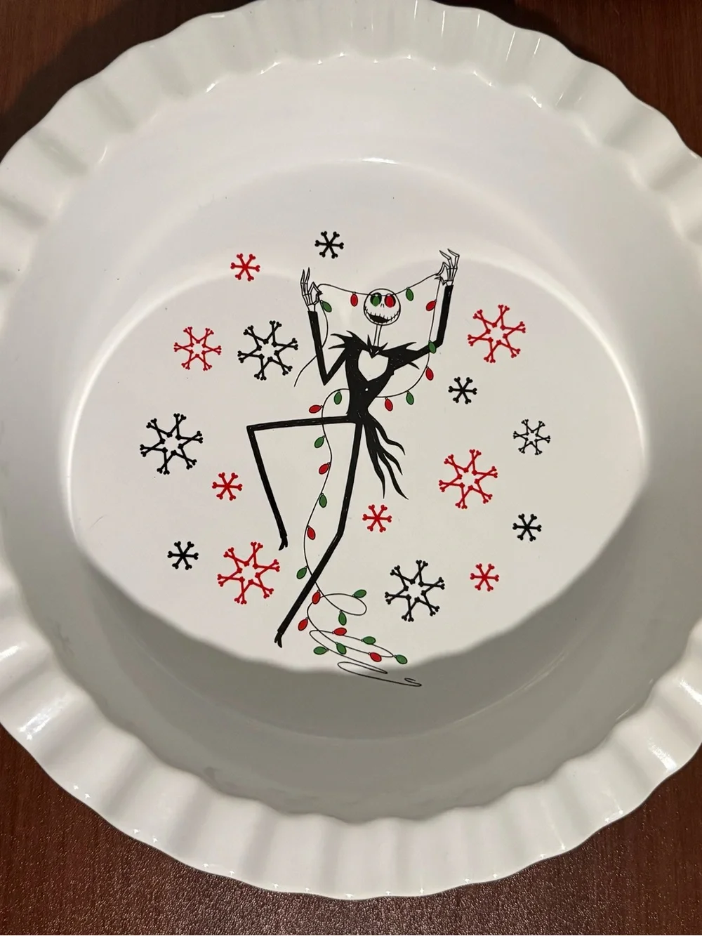 White Holiday-Themed Ceramic Pie Dish with Jack Skellington Graphic